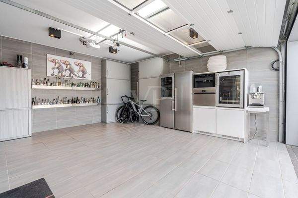 Als Partyraum nutzbare Garage