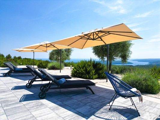 Sonnenliegen mit Meersicht - Haus unten