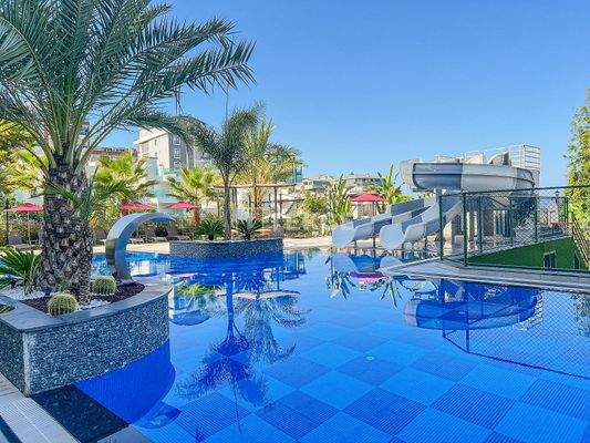 Sea-View Real Estate in Complex with Amenities in Kargıcak Alanya
