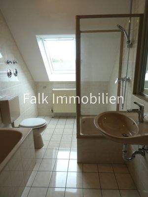 TL-Bad m. Dusche und Badewanne