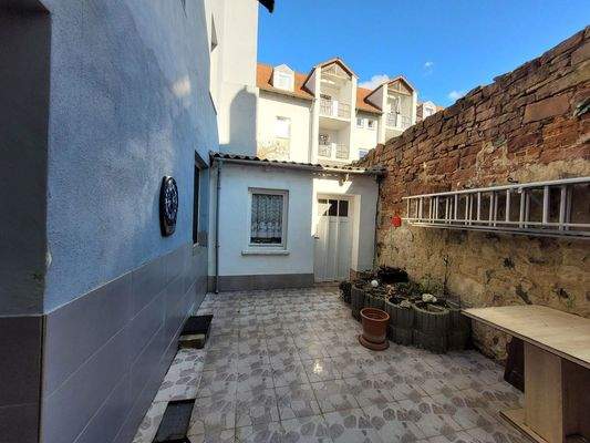 Hinterhof und Schuppen