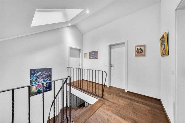 Treppenhaus-Galerie DG