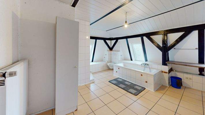 Bad Wohnung im DG