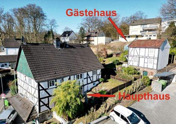 Ansicht vom Wohnhaus und vom Gästehaus.JPG