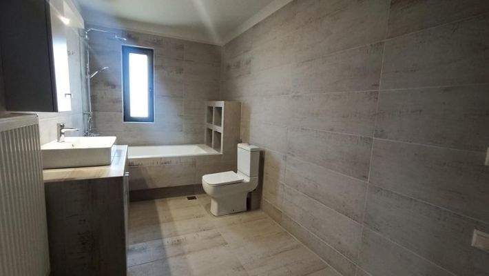 Kreta, Vlites: Apartment im ersten Stock mit Meer- und Bergblick zu verkaufen