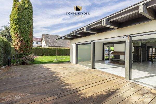 Mit Blick auf den Garten