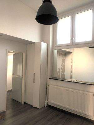 Personalaufenthalt mit großem Fenster