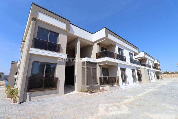 Sea View Flats with Communal Pool and Garden in Aksu Antalya