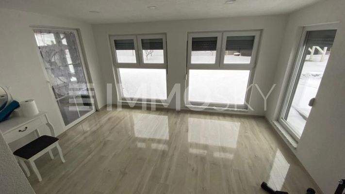 GROSSZÜGIGER WINTERGARTEN