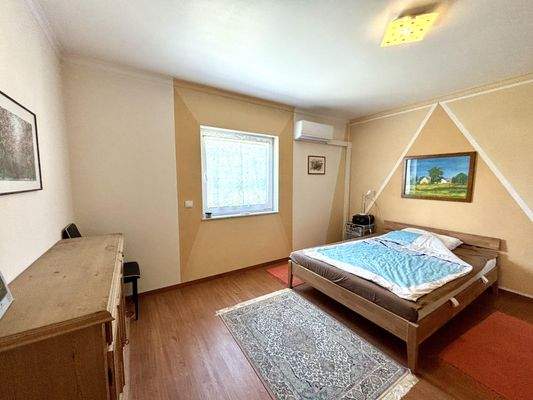 Kinder-oder Gästezimmer im Obergeschoss