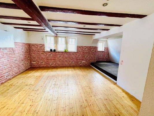 Innen_Haus 1_Obergeschoss_Wohnzimmer.jpeg