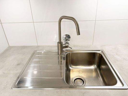 Waschbecken-Edelstahl