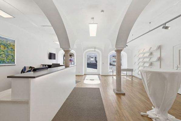 Laden-/Bürofläche im EG