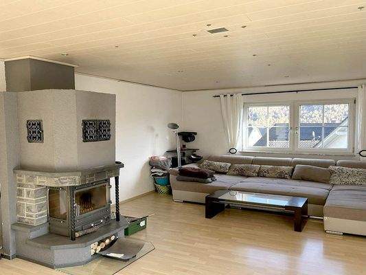 Wohnzimmer mit Kamin