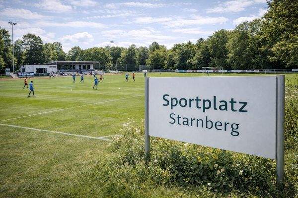 Sportplatz Starnberg KI Bild