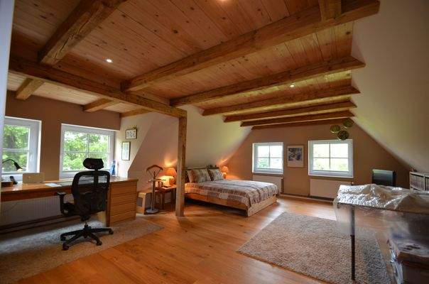 DG Schlafzimmer mit Schreibtischecke