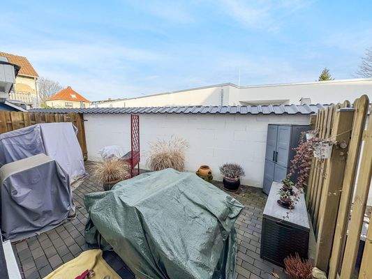 Terrasse Erdgeschoss links