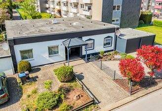 gesamtes Grundstück