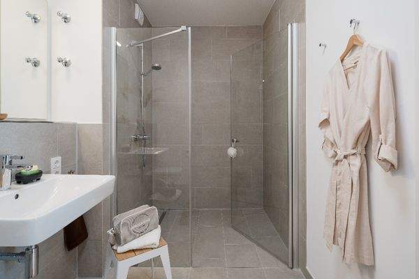 Badezimmer 2.jpg