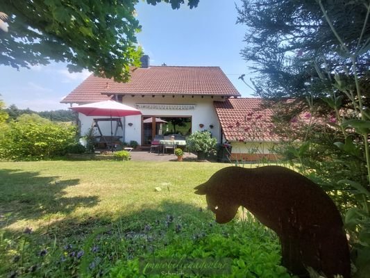 Blick zur rückseitigen Terrasse