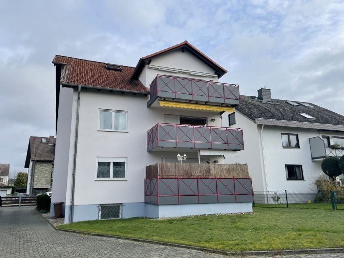 Großzügige, ruhige 3 Z - Wohnung mit West - Balkon in kleiner  Wohneinheit zu verkaufen !