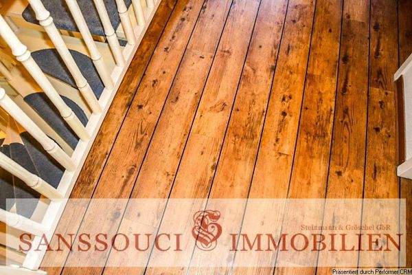 Fußbodenbelag im Dachgeschoss