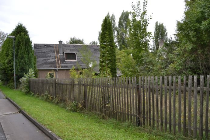 Einfamilienhaus mit Garage und großem Grundstück in Saalfeld, Köditz - Sanierung notwendig - Provisionsfrei !