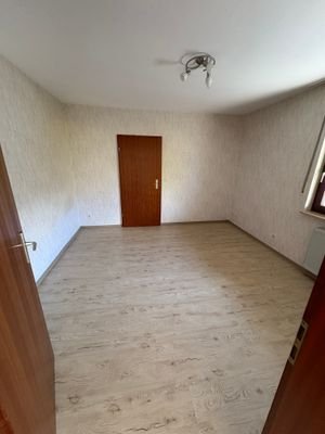 Zimmer / Büroraum im EG