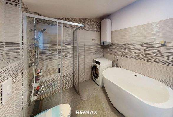 Wenns - Wohnung - Badezimmer