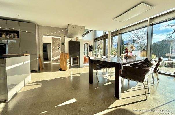 Essbereich mit Gartenblick