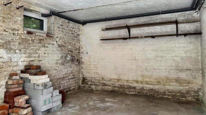 Kelleraum mit separatem Zugang von Außen