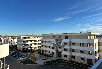 Moderne Wohnung mit Terrasse