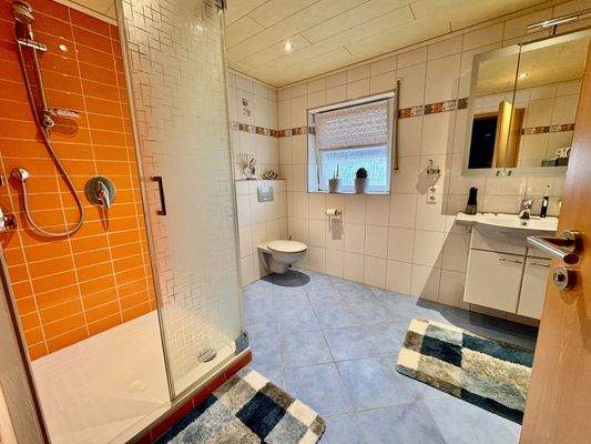 OG großes Duschbad