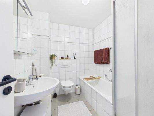 Bad mit Wanne - WHG 3