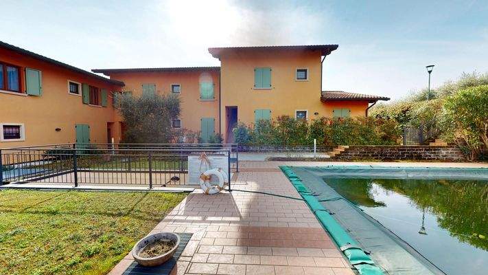 EB-035-432-Appartamento-in-residence-con-piscina-a