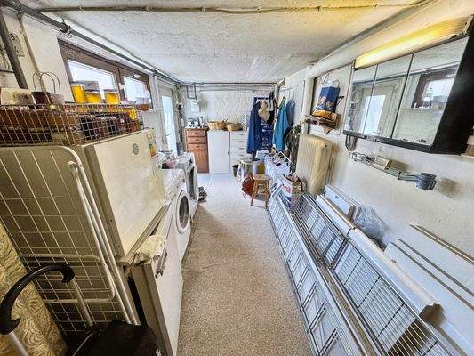 KG Waschküche mit Außenzugang