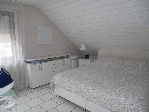 Schlafzimmer DG
