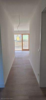 Flur Blick Wohn-Koch-Essbereich.jpg