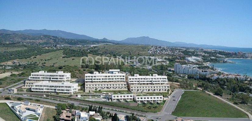 Sea View Real Estate with Eco-Friendly Features in Estepona