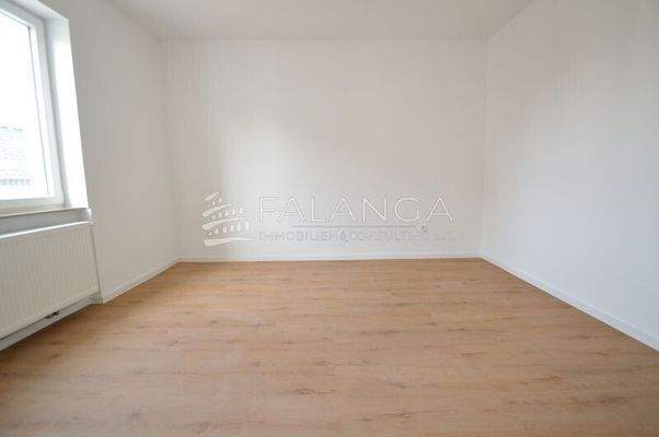 Großzügiges Schlafzimmer