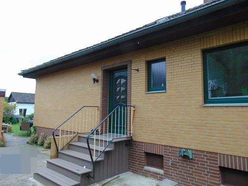 Hausansicht Eingangsseite.jpg