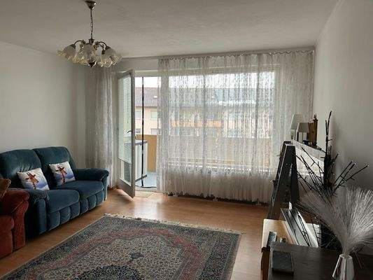 Wohnzimmer mit Zugang zum...