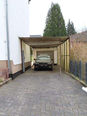 Garage mit Carport