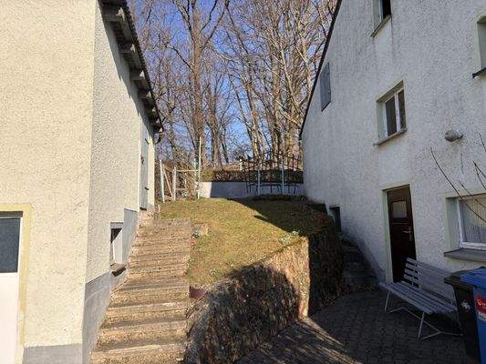 Treppe zum Nebengebäude