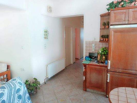 Kreta, Vryses: Wohngebäude mit Pool und Bergblick zu verkaufen – Ideale Investition im Apokoronas!