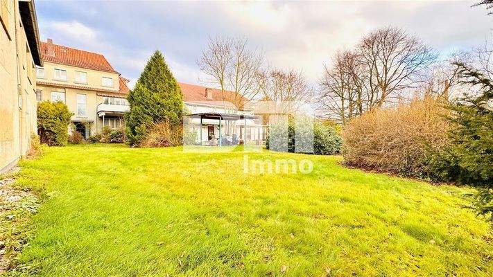 Großer Gartenbereich