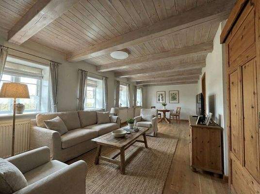 -virtuell möbliert- Reetdachhaus - Wohn-/ Esszimmer ELW