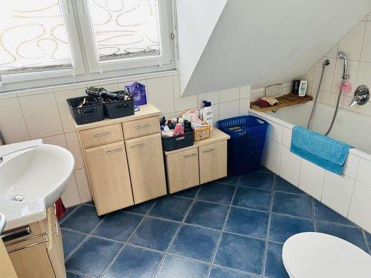 Bad mit Gaubenfenster