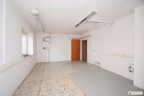 Vorraum 21 m² mit Toilettenbereich
