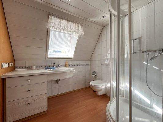 Duschbad im Dachgeschoss